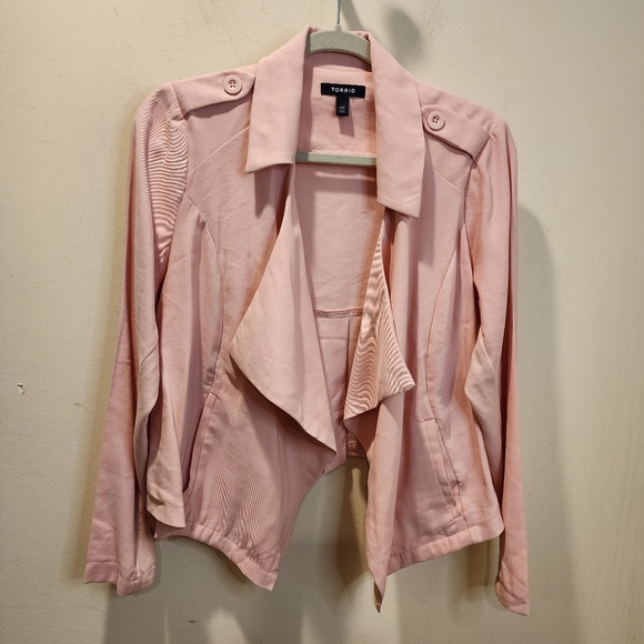 Torrid Plus Sizr Pink Blazer Asymmetrical Draped Design  Fits Size 10 - Picture 3 of 13